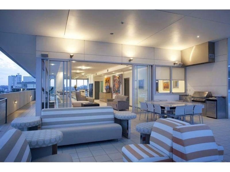 98 Thorne Street, Kangaroo Point QLD 4169