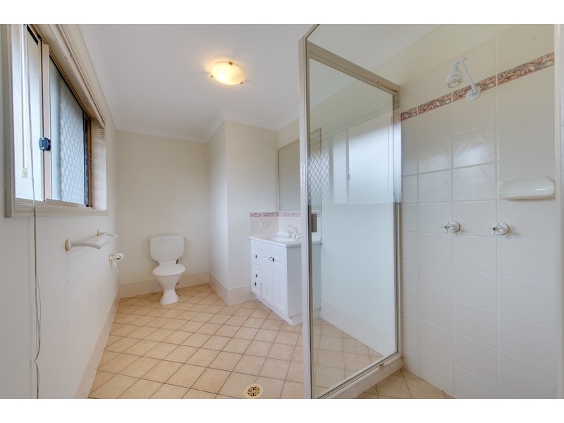 6 Hector Road, Holland Park QLD 4121