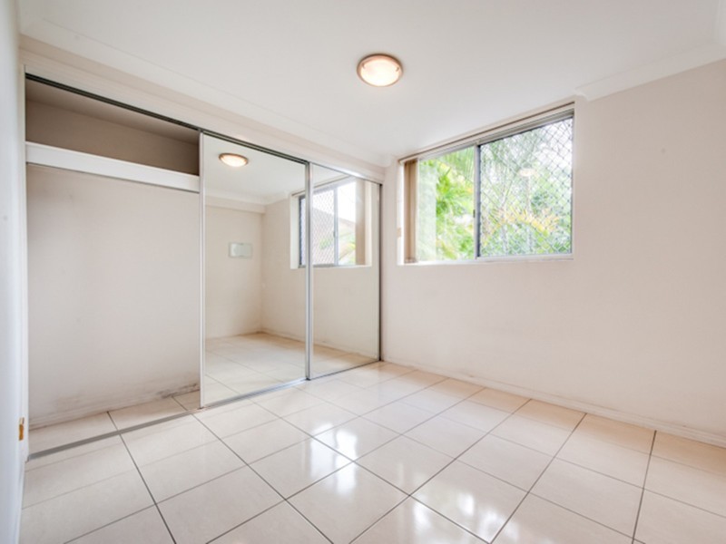 38 Peach Street, Greenslopes QLD 4120
