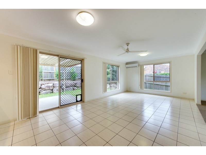 6 Hector Road, Holland Park QLD 4121
