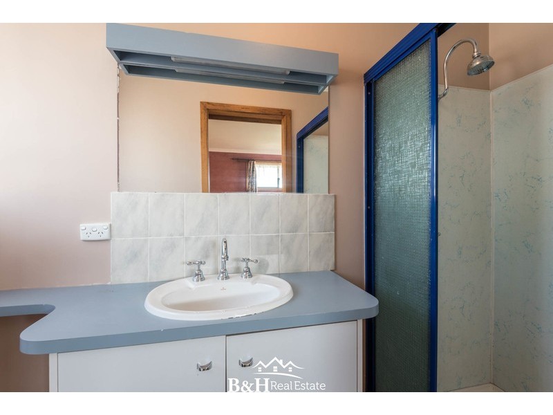 12 Flinders Avenue, West Ulverstone TAS 7315