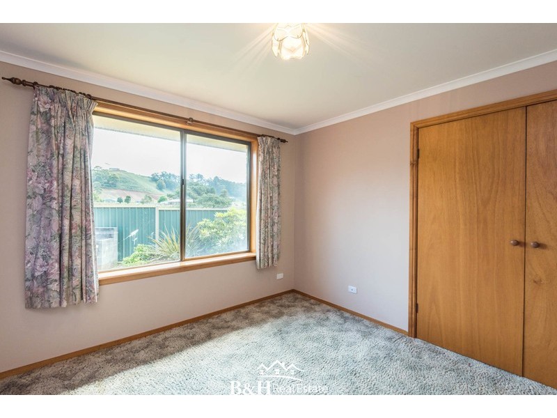12 Flinders Avenue, West Ulverstone TAS 7315