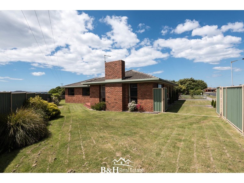 12 Flinders Avenue, West Ulverstone TAS 7315