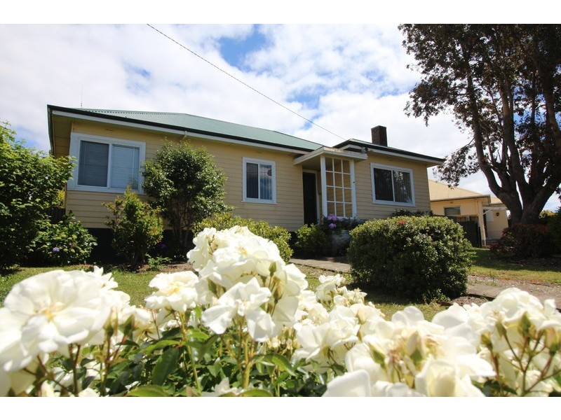 33 Ashwater Crescent, Penguin TAS 7316