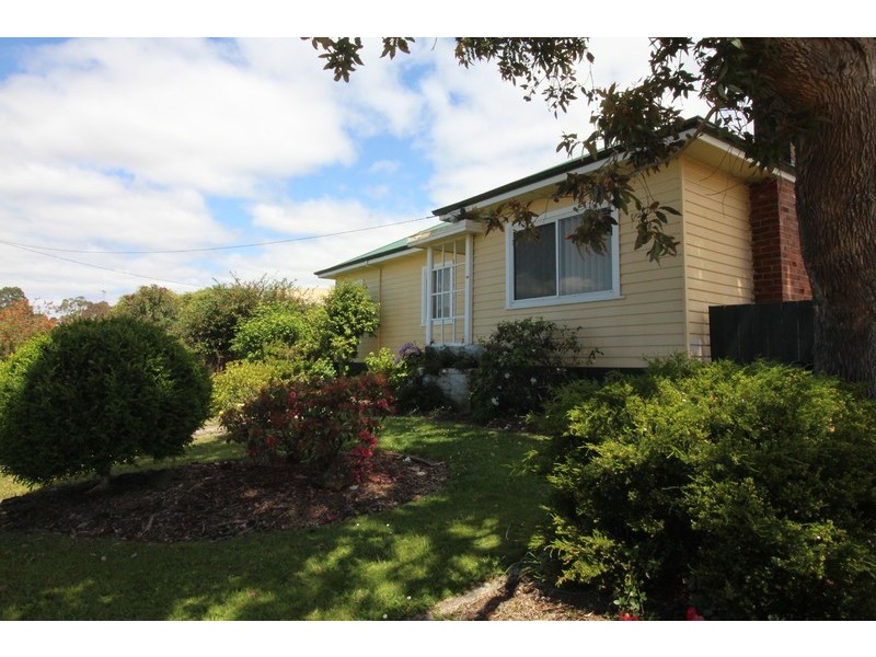 33 Ashwater Crescent, Penguin TAS 7316