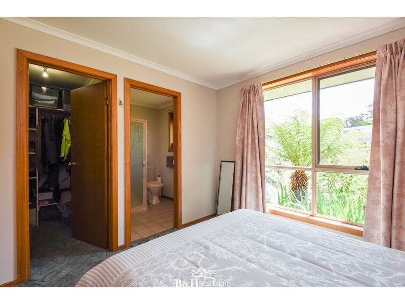 25 Dial Road, Penguin TAS 7316