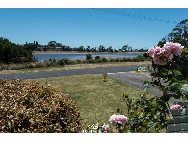 15 Riverside Avenue, Ulverstone TAS 7315