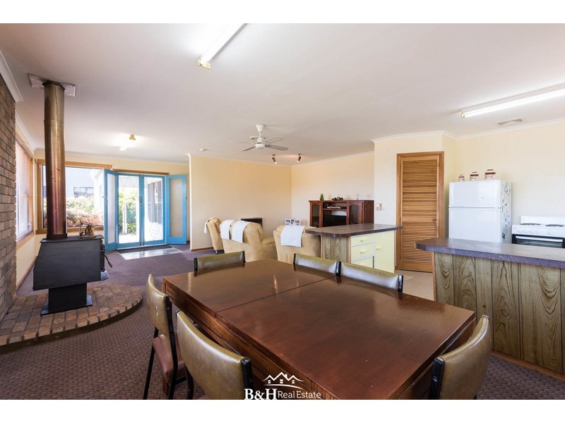15 Riverside Avenue, Ulverstone TAS 7315