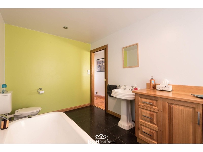 93 Dial Road, Penguin TAS 7316