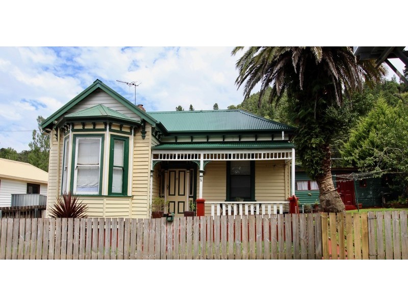 38 Esplanade, Queenstown TAS 7467