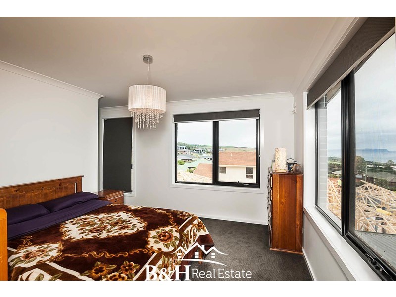 5 Uplands Place, Park Grove TAS 7320