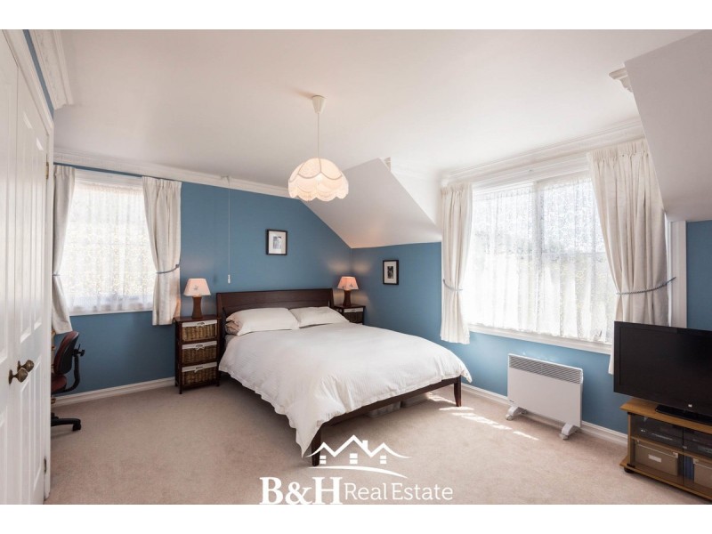 32 South Road, Penguin TAS 7316