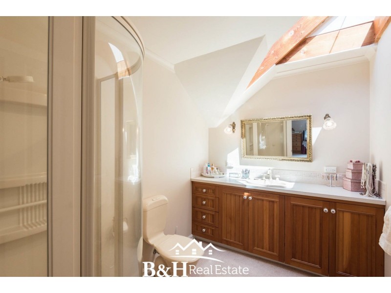 32 South Road, Penguin TAS 7316