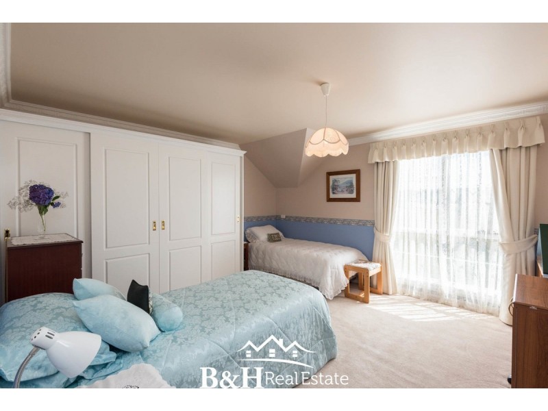 32 South Road, Penguin TAS 7316