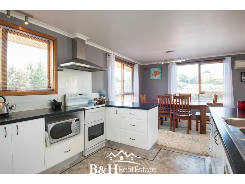 35 South Road, Penguin TAS 7316