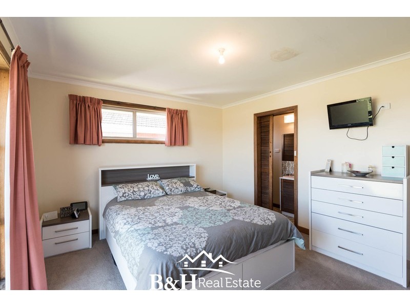 24 Leighlands Avenue, Ulverstone TAS 7315