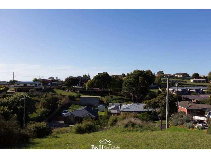 20 South Road, Penguin TAS 7316
