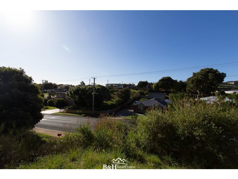 20 South Road, Penguin TAS 7316