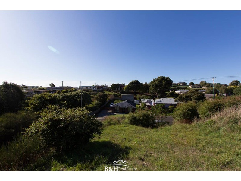 20 South Road, Penguin TAS 7316