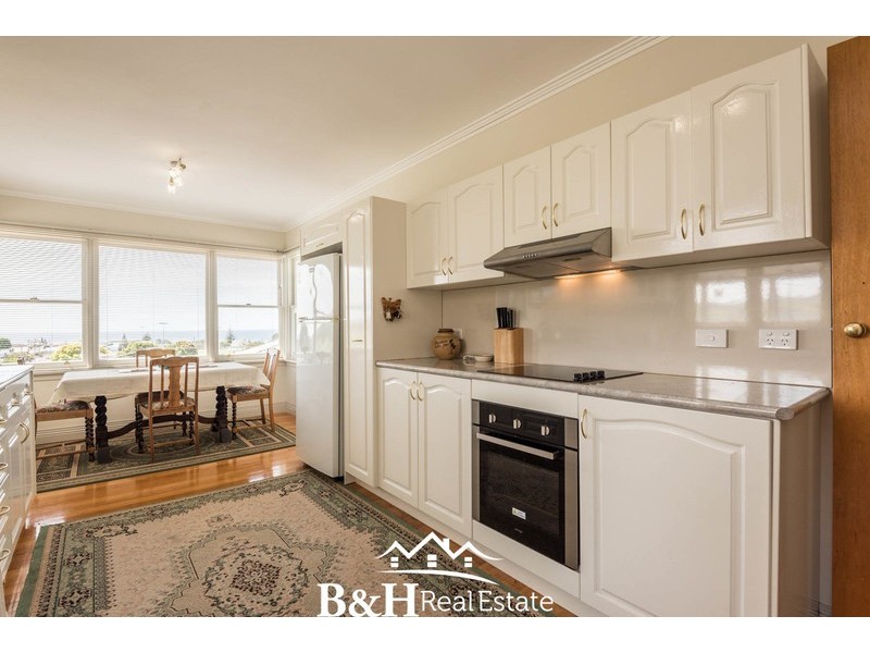 14 Elizabeth Street, Penguin TAS 7316