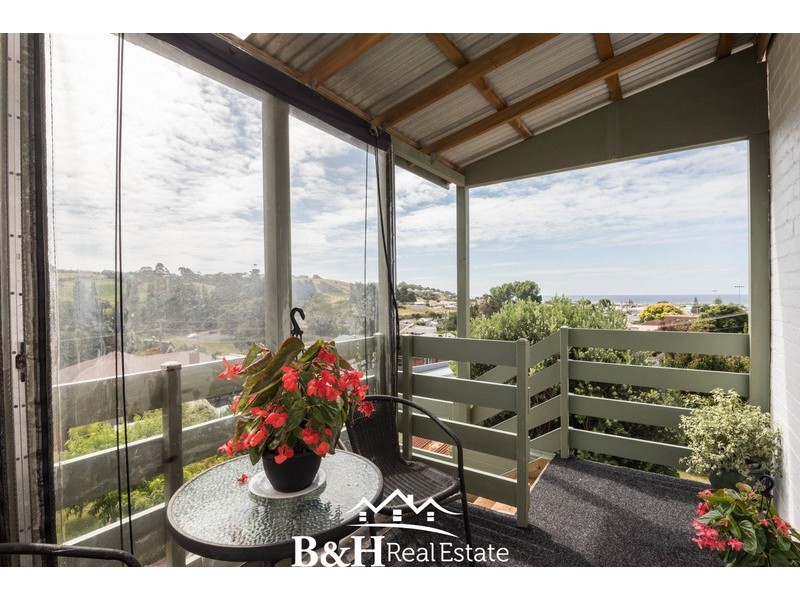 14 Elizabeth Street, Penguin TAS 7316