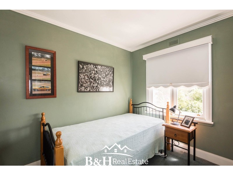 14 Elizabeth Street, Penguin TAS 7316