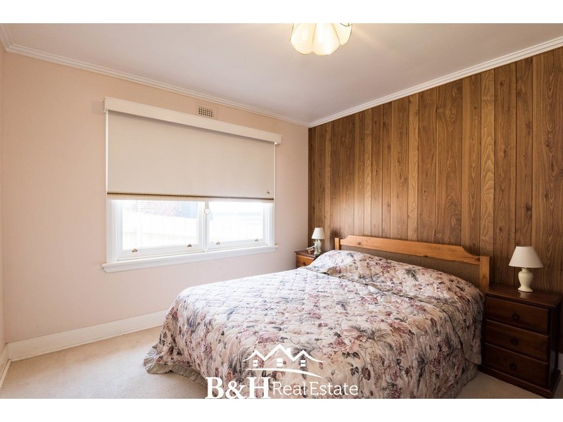 14 Elizabeth Street, Penguin TAS 7316