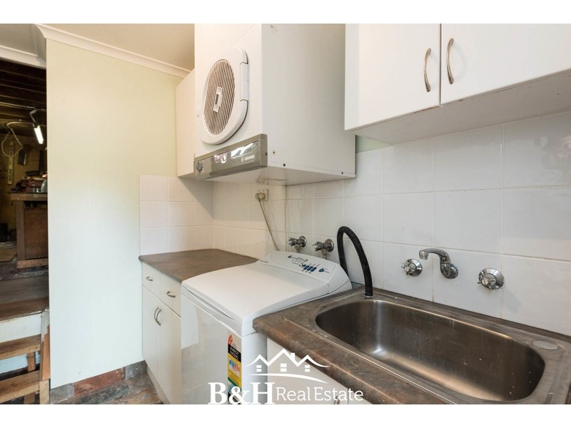 14 Elizabeth Street, Penguin TAS 7316