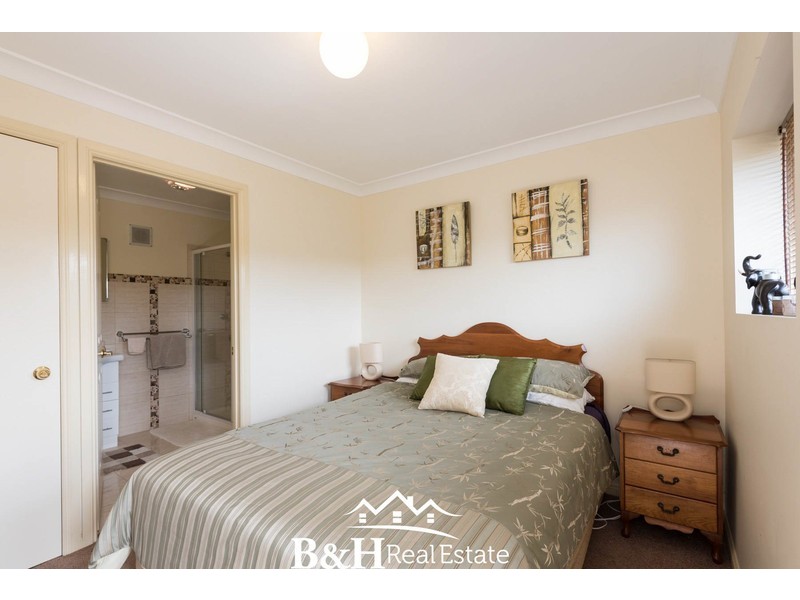 14 Elizabeth Street, Penguin TAS 7316