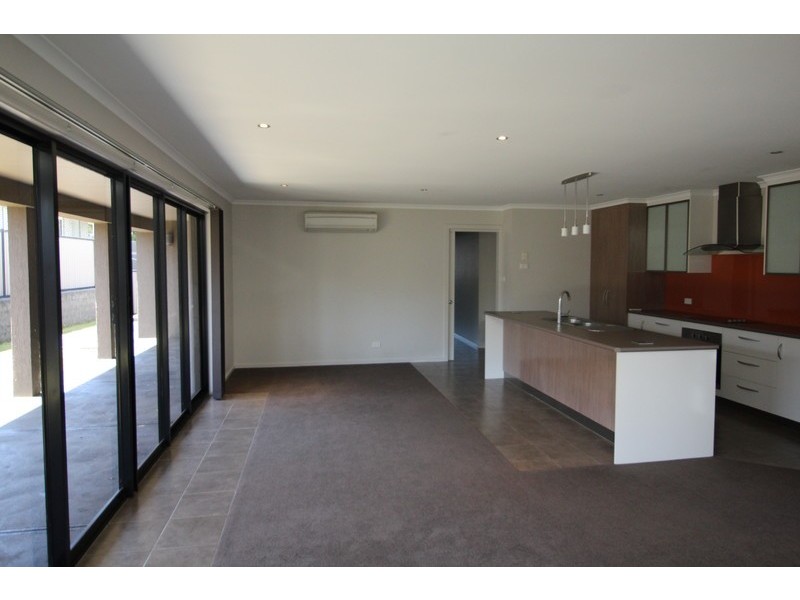 2/25 Platinum Drive, Park Grove TAS 7320