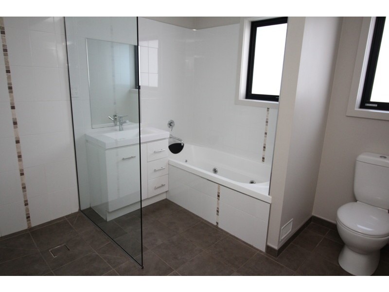 2/25 Platinum Drive, Park Grove TAS 7320