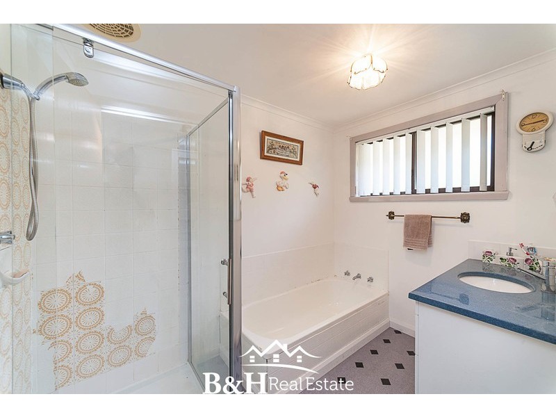 4 Manuka Drive, Romaine TAS 7320