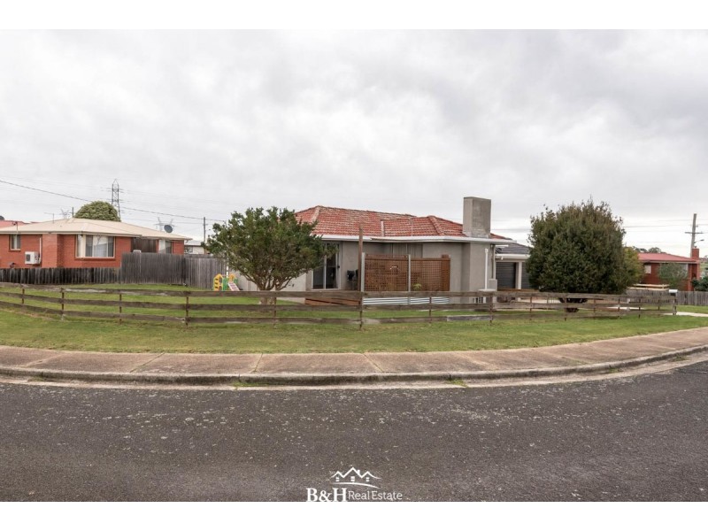 24 Winter Avenue, Upper Burnie TAS 7320