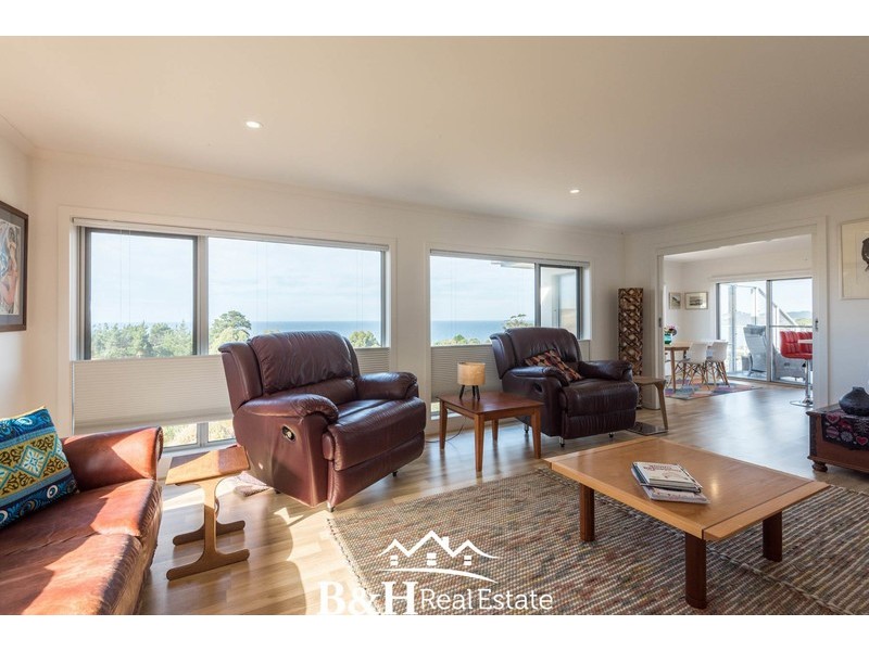 21 West Ridge Road, Penguin TAS 7316