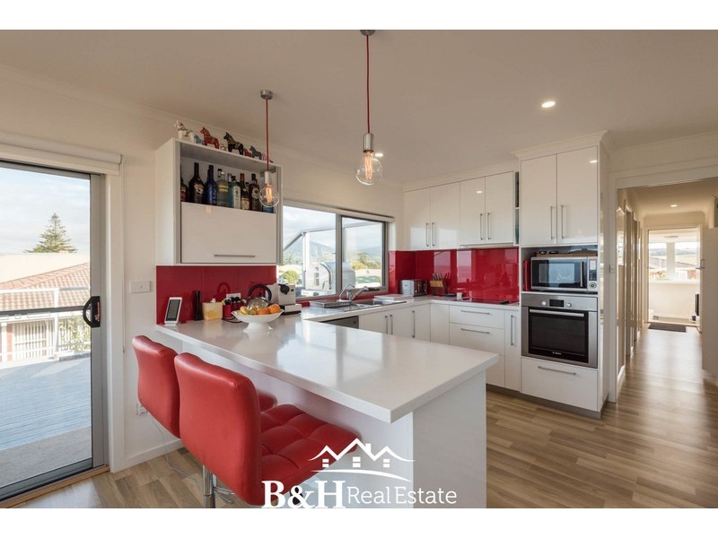 21 West Ridge Road, Penguin TAS 7316