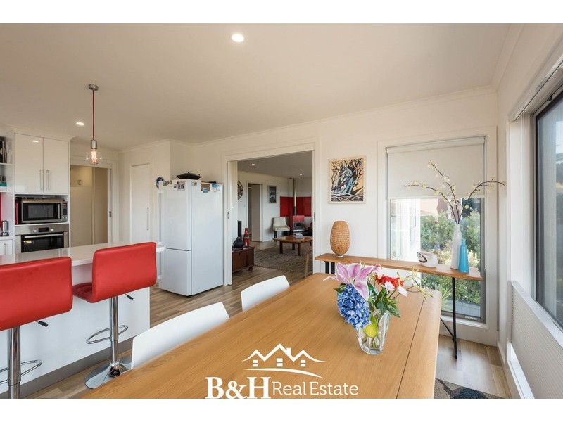 21 West Ridge Road, Penguin TAS 7316