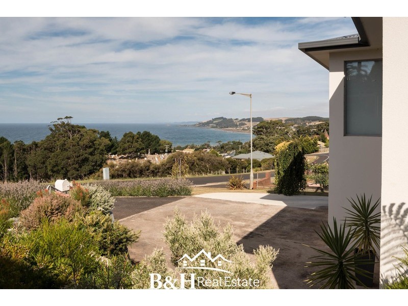 21 West Ridge Road, Penguin TAS 7316
