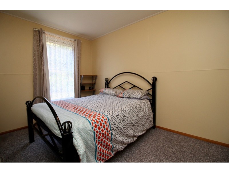 11 Beech Drive, Rosebery TAS 7470