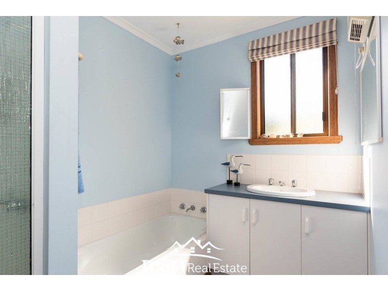 14 Stockdale Avenue, Sisters Beach TAS 7321