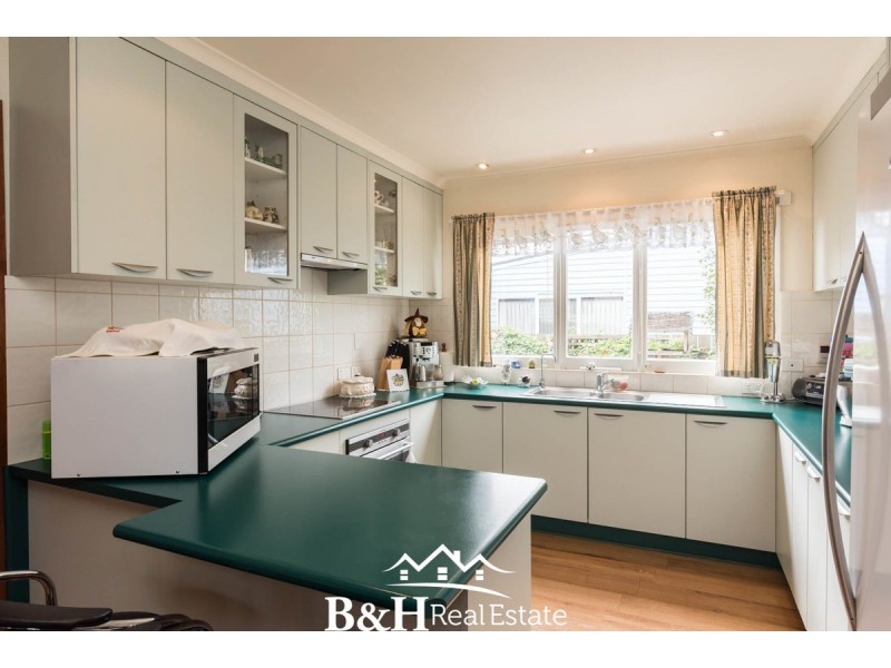 4 Helen Street, West Ulverstone TAS 7315