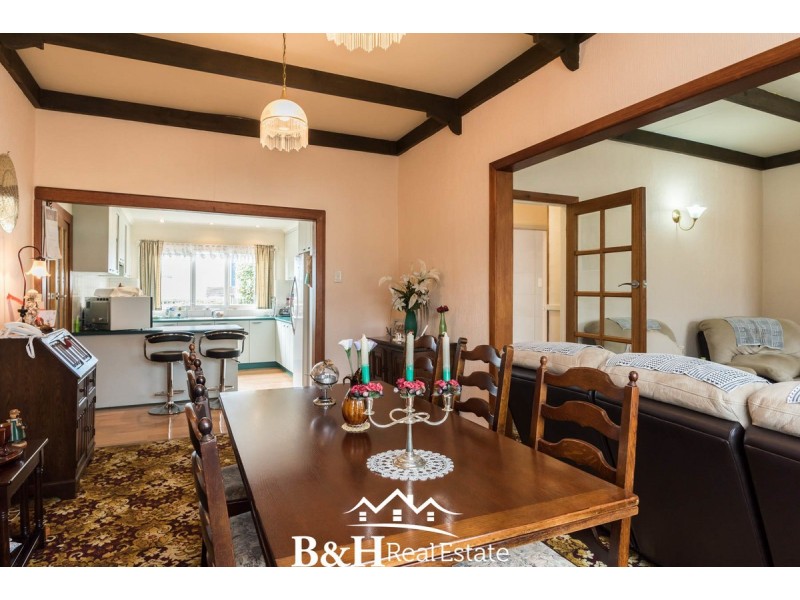 4 Helen Street, West Ulverstone TAS 7315
