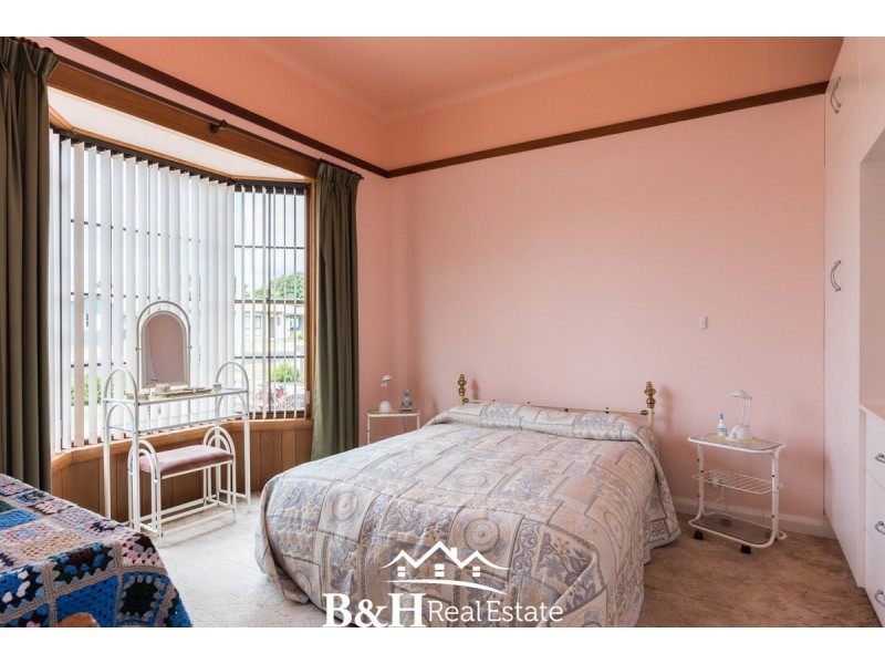 4 Helen Street, West Ulverstone TAS 7315