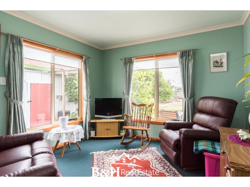 4 Helen Street, West Ulverstone TAS 7315