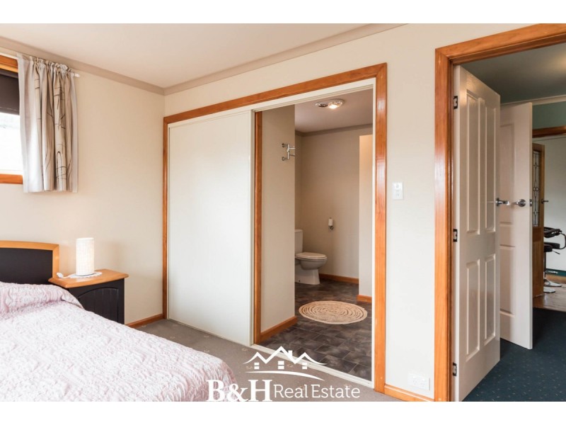 4 Helen Street, West Ulverstone TAS 7315