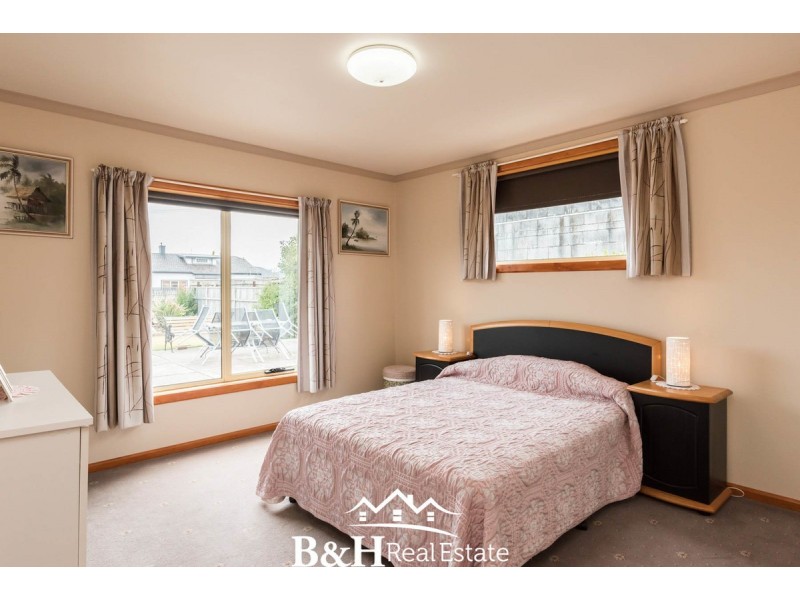 4 Helen Street, West Ulverstone TAS 7315