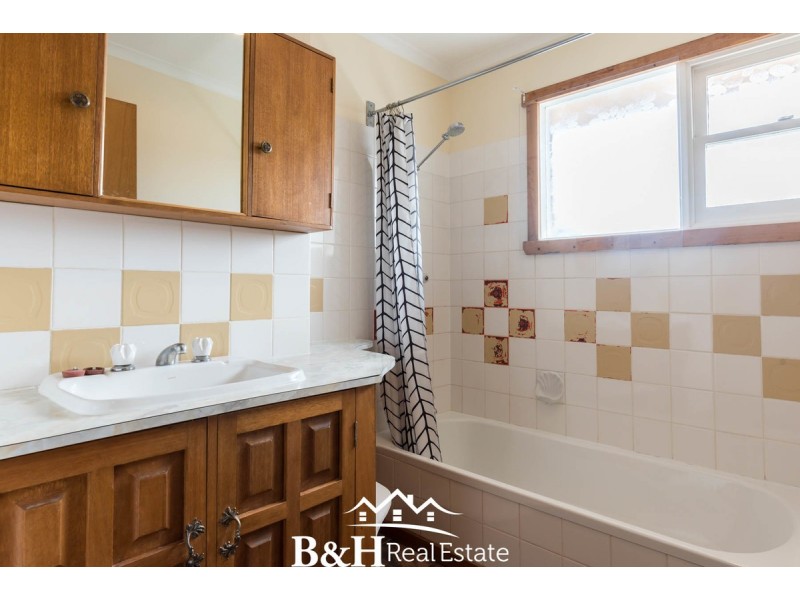 2 Leighlands Avenue, Ulverstone TAS 7315