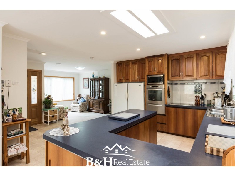 50 Deviation Road, Penguin TAS 7316