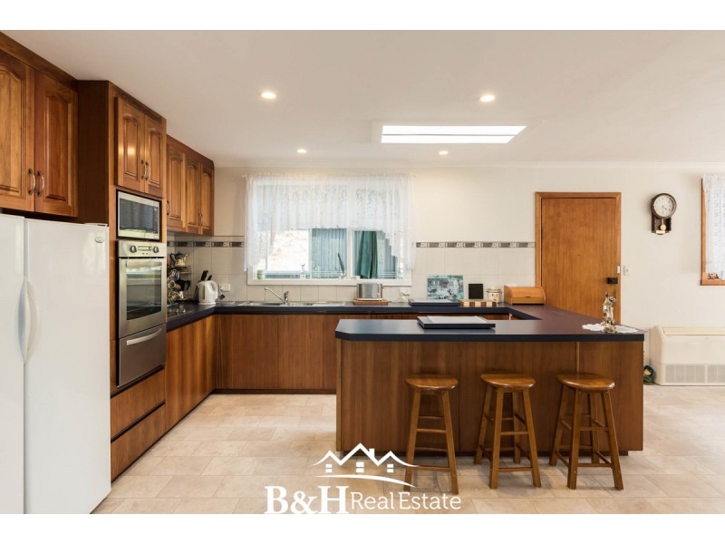 50 Deviation Road, Penguin TAS 7316