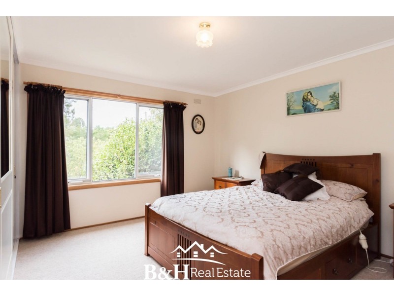 50 Deviation Road, Penguin TAS 7316