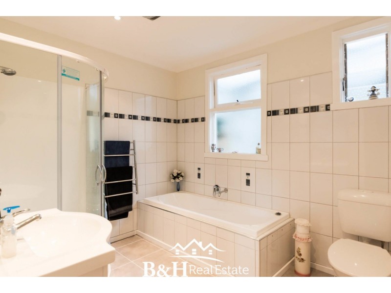 50 Deviation Road, Penguin TAS 7316